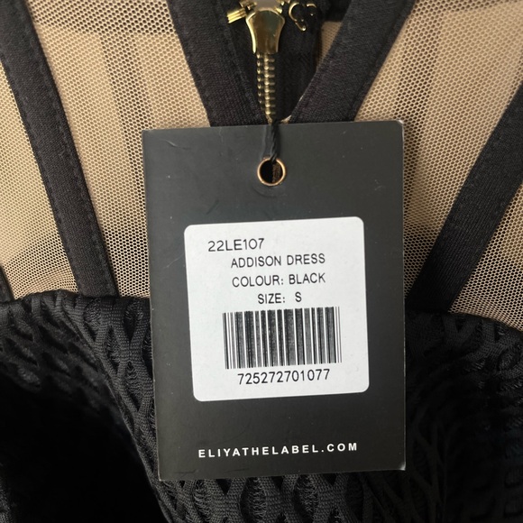 Elegant Black Dress - Picture 14 of 15